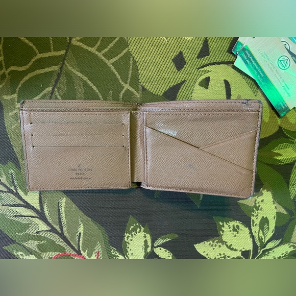 Louis Vuitton Bi Fold Wallet - Picture 2 of 2